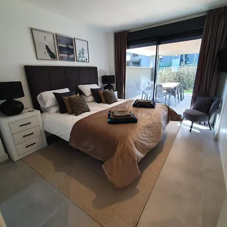 Luxury Three Bedroomed In Estopona