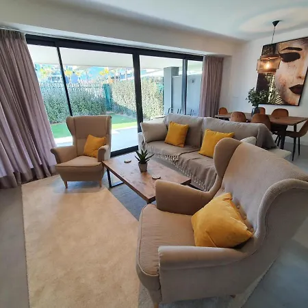 Luxury Three Bedroomed In Estopona * Estepona