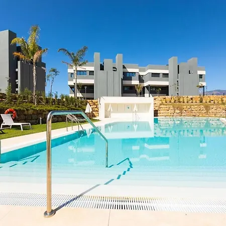 Luxury Three Bedroomed In Estopona Daire *