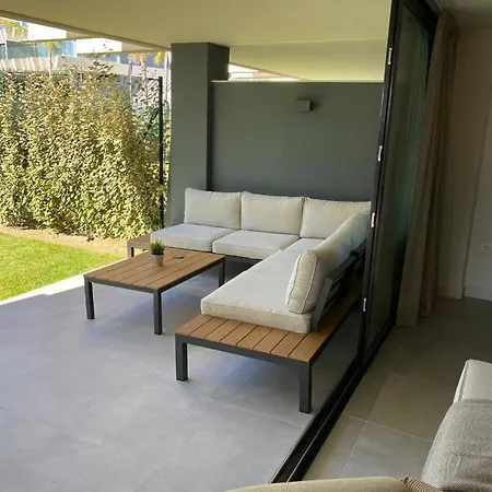 Luxury Three Bedroomed In Estopona * Estepona
