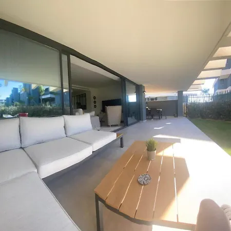 Apartment Luxury Three Bedroomed In Estopona
